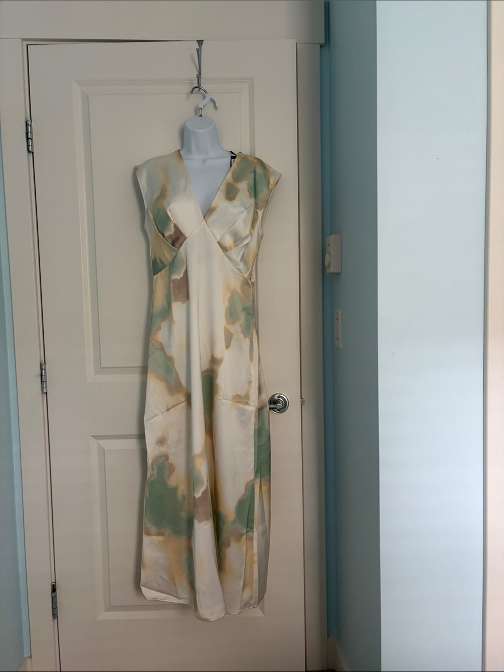 Vero Moda Watercolor-Print Sleeveless Maxi Dress in Cream, Sage and Tan